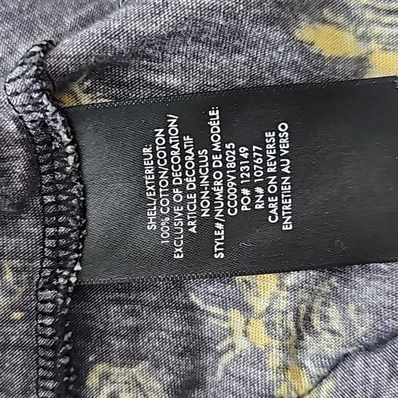 Alice + Olivia Rylyn Embellished T-Shirt - Picture 10 of 10